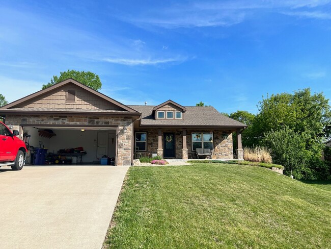 920 Lesmer Cir in Manhattan, KS - Building Photo - Building Photo