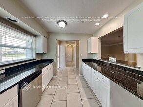 7796 Barry Ct in Seminole, FL - Foto de edificio - Building Photo