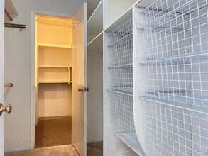 6 Commodore Dr in Emeryville, CA - Building Photo - Building Photo