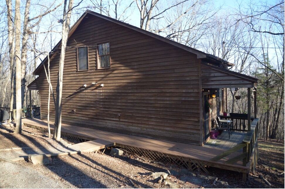 894 Rocky Acres Ln in Blacksburg, VA - Building Photo