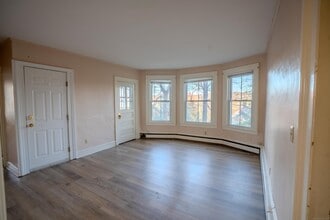 128 Millville Ave in Naugatuck, CT - Building Photo - Building Photo