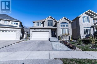 406 Rideau River St