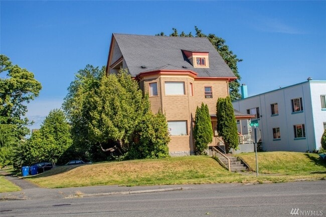 1319 N 4th St in Tacoma, WA - Building Photo - Building Photo