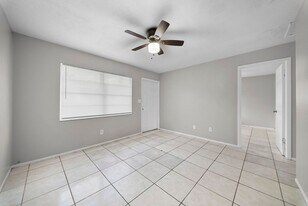 464 Carolina Ave in Ft. Myers, FL - Building Photo
