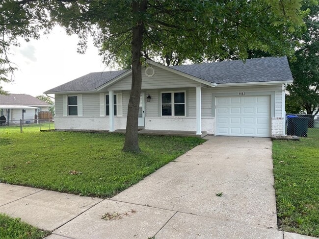 1662 Knightwood Ln in O'Fallon, MO - Building Photo - Building Photo