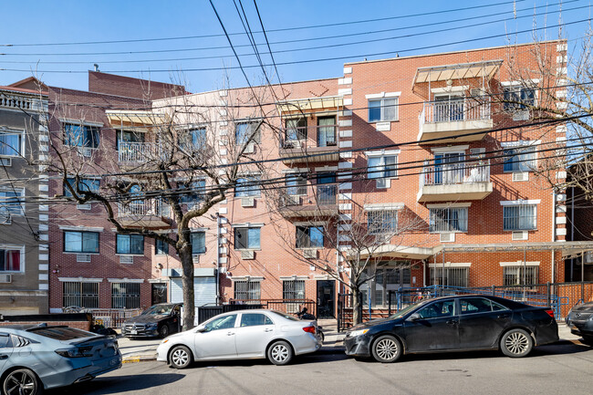 8839 53rd Ave in Elmhurst, NY - Building Photo - Primary Photo