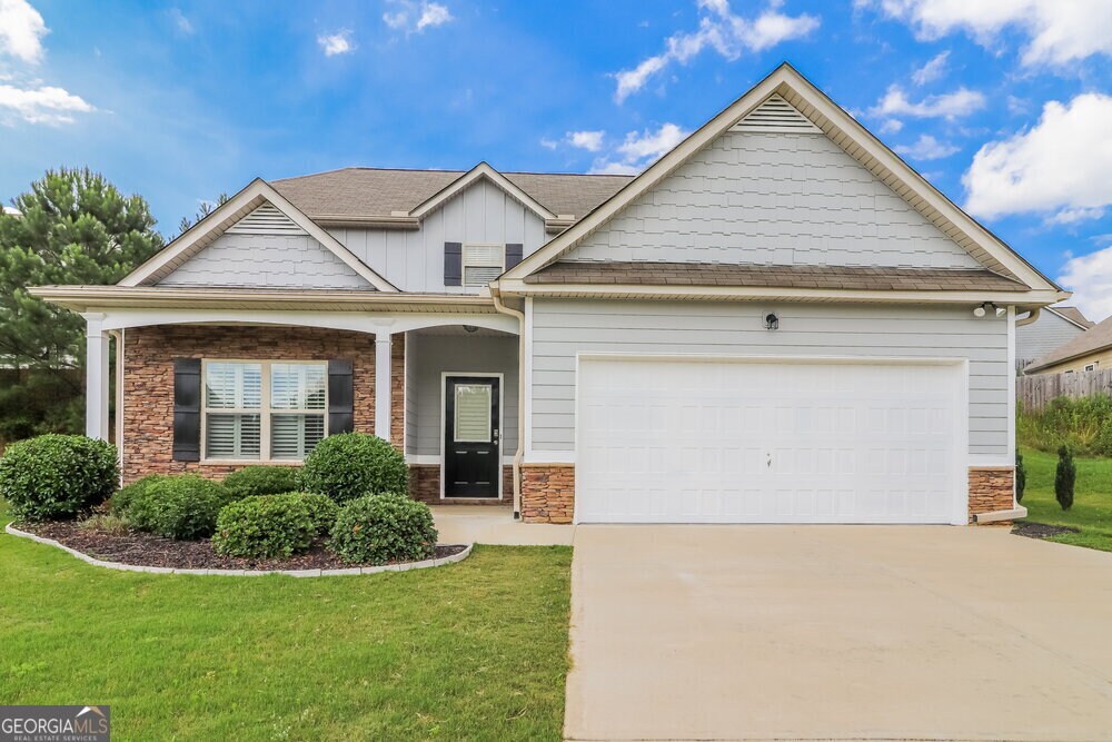 371 Stable View Loop in Dallas, GA - Building Photo