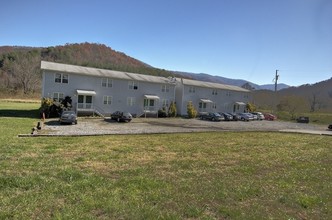 CAPTAINS POINT in Cullowhee, NC - Building Photo - Building Photo