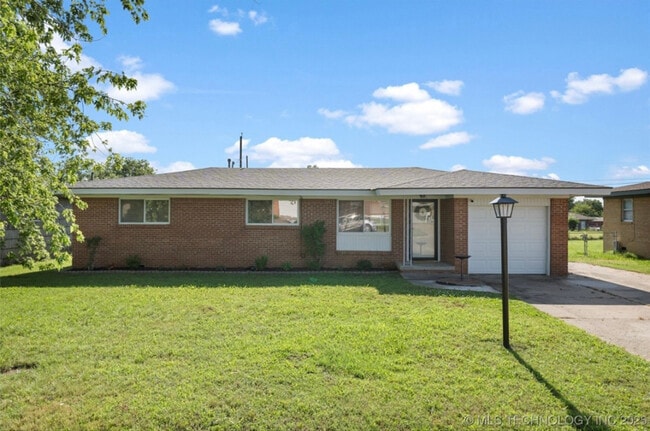 property at 321 NE Elmhurst Ave