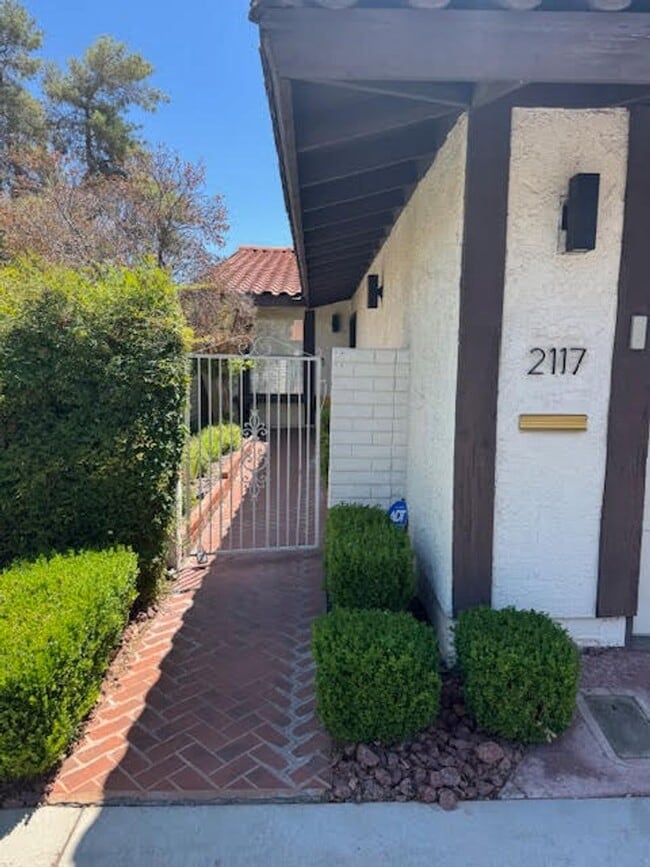 2117 Plaza Del Padre in Las Vegas, NV - Building Photo - Building Photo