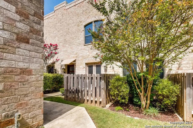 1202 S Flores St, Unit 12525 Glenhurst Avenue 207 in San Antonio, TX - Building Photo - Building Photo