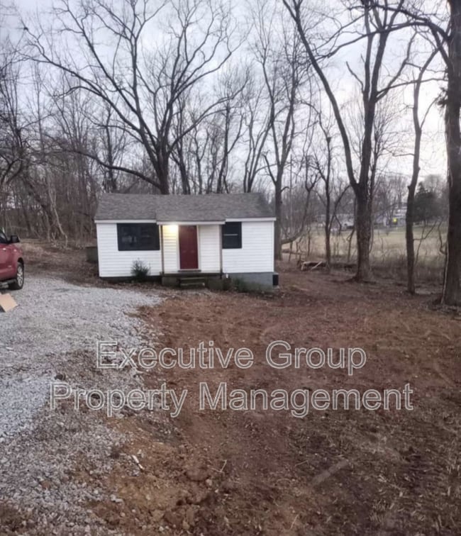 413 Rineyville-Big Springs Rd in Radcliff, KY - Building Photo - Building Photo