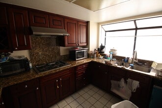 111 N Marguerita Ave, Unit E in Alhambra, CA - Building Photo - Building Photo