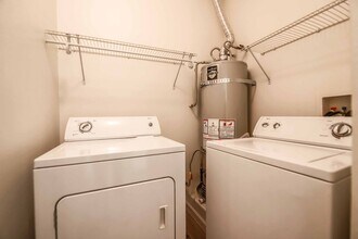 8715 Tomnitz Ave in Las Vegas, NV - Building Photo - Building Photo