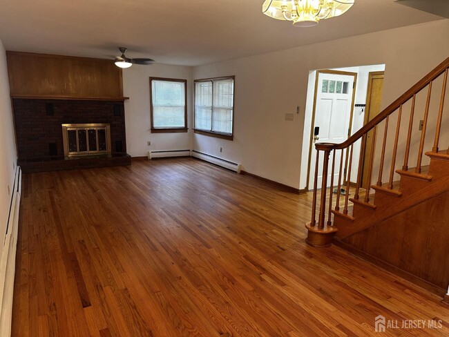 7 Paul St in East Brunswick, NJ - Building Photo - Building Photo
