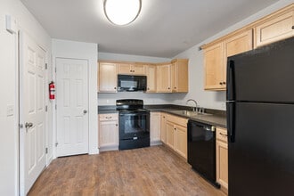 24 Jersey Way in Morristown, VT - Building Photo - Building Photo