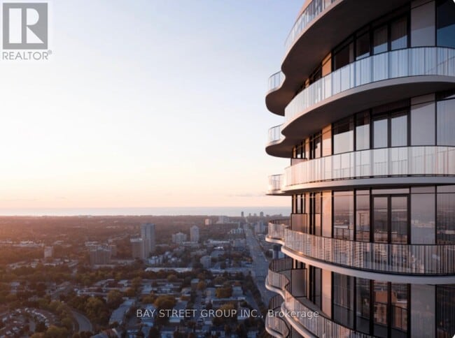 1 Fairview Rd E in Mississauga, ON - Building Photo - Building Photo