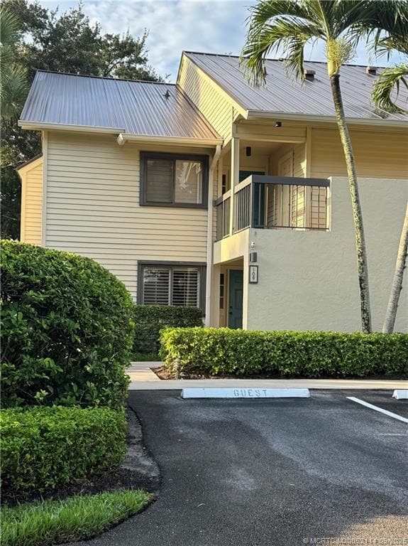 property at 5172 SE Club Way
