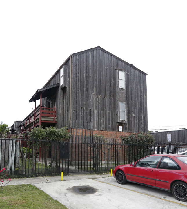 Yaseen Apartments in Metairie, LA - Building Photo