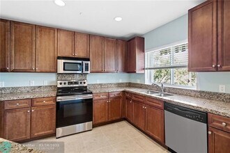 708 SE 15th St in Fort Lauderdale, FL - Building Photo - Building Photo