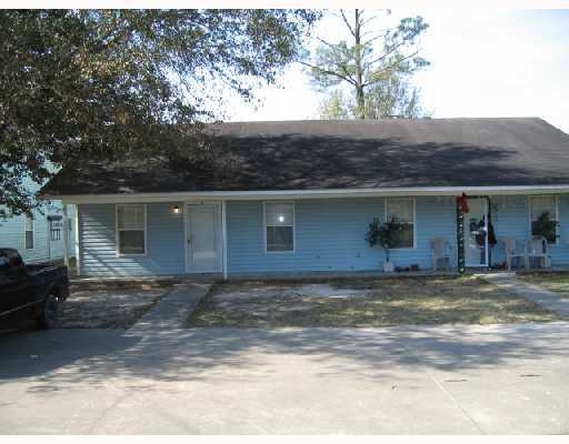 111 Eli Dr in Iowa, LA - Building Photo