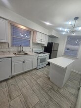 205 N 16th St, Unit 3 in Bloomfield, NJ - Building Photo - Building Photo