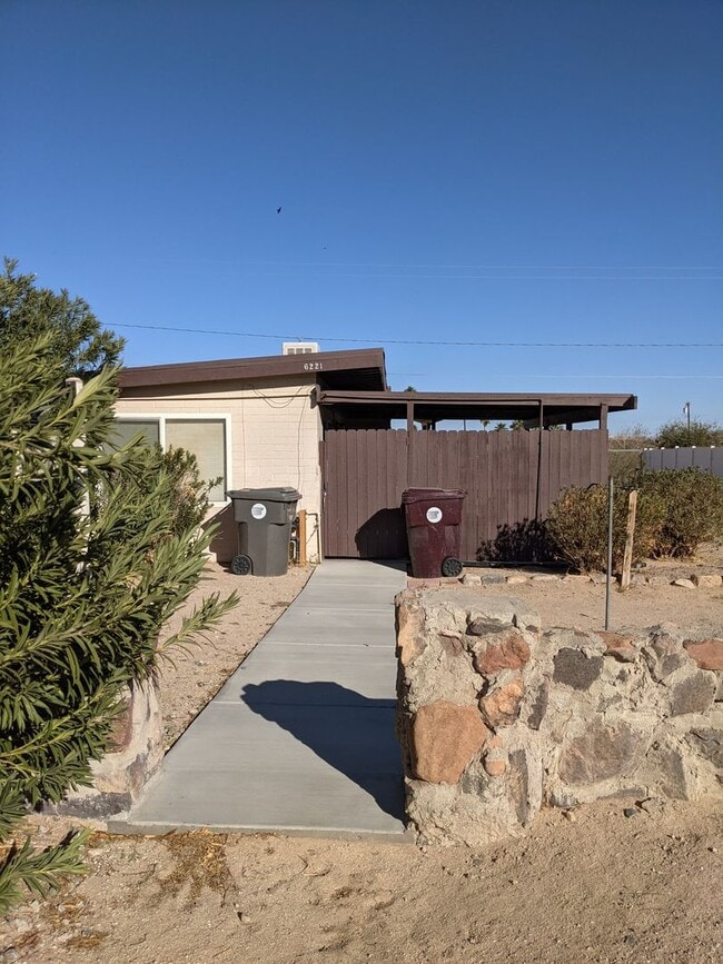 6221 Chia Ave in Twentynine Palms, CA - Building Photo - Building Photo