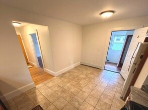 44 Pearl St, Unit #2 in Somerville, MA - Foto de edificio - Building Photo