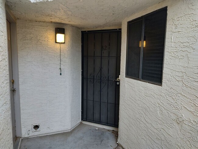 property at 835 N Granite Reef Rd