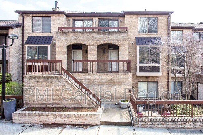 5213 King Charles Way in Bethesda, MD - Building Photo - Building Photo