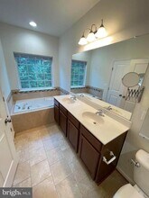 327 Woodstream Blvd in Stafford, VA - Building Photo - Building Photo