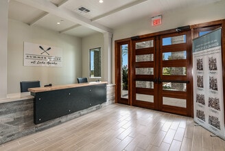 Summer House at Lake Apopka in Apopka, FL - Foto de edificio - Building Photo