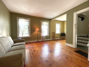 71 Mechanic St, Unit 2 in New Haven, CT - Building Photo - Building Photo
