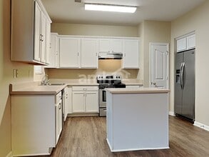 15522 Rathangan Dr in Charlotte, NC - Foto de edificio - Building Photo