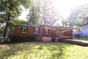 1540 Alverado Way in Decatur, GA - Building Photo
