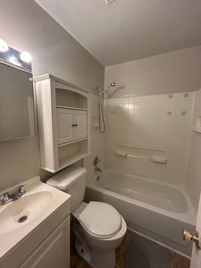 property at 1916 Cumberland Ave