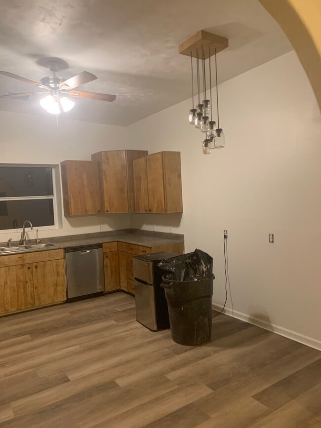 2285 S Bowie Ave in Solomon, AZ - Foto de edificio - Building Photo