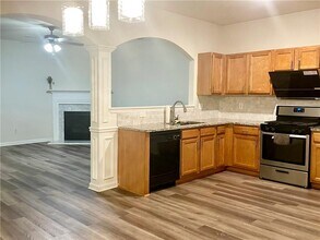 4000 Labrador Way in Lilburn, GA - Building Photo - Building Photo