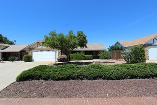24730 Cornstalk Rd in Wildomar, CA - Building Photo