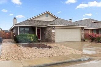 304 E 94th St in Odessa, TX - Building Photo - Building Photo