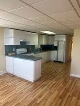 49 Broadway Ave in Sayville, NY - Foto de edificio - Building Photo