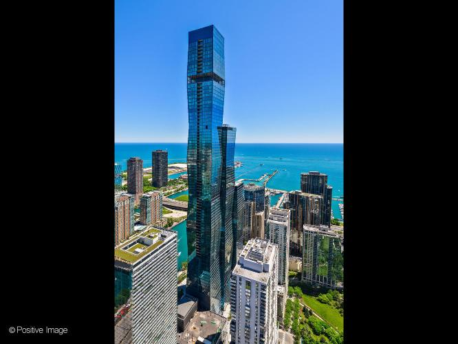 363 E Wacker Dr in Chicago, IL - Building Photo