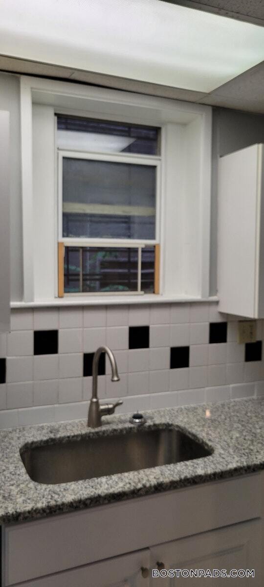 11 Aberdeen St in Boston, MA - Building Photo - Building Photo