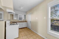 5017 Pease St photo'