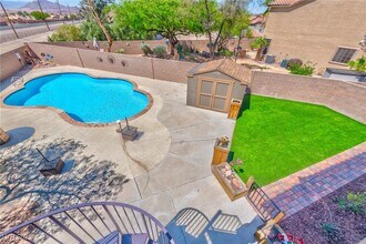 201 Palmarosa St in Henderson, NV - Building Photo - Building Photo