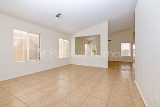 7419 E Nido Ave in Mesa, AZ - Foto de edificio - Building Photo