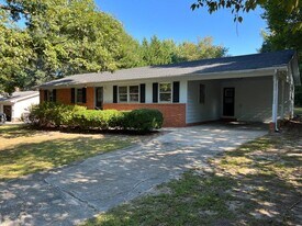 302 Satterwhite Dr in Knightdale, NC - Building Photo