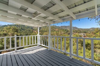109 Muerdago Rd in Topanga, CA - Building Photo - Building Photo