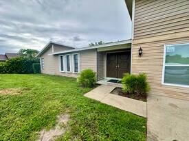 8161 Winged Foot Dr in Ft. Myers, FL - Building Photo