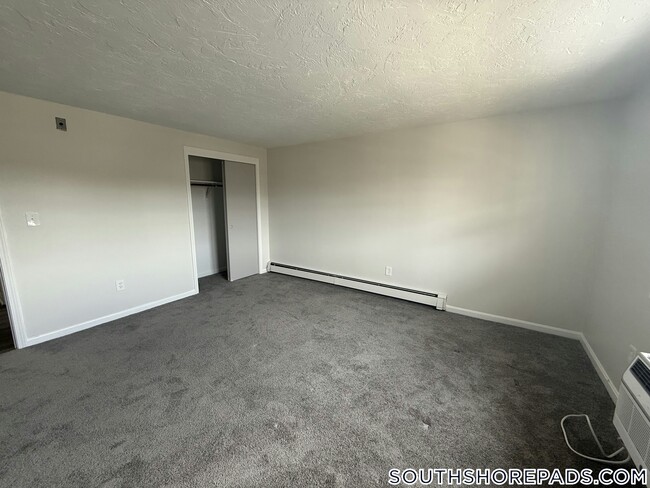 48 Dean St-Unit -J in Norwood, MA - Building Photo - Building Photo